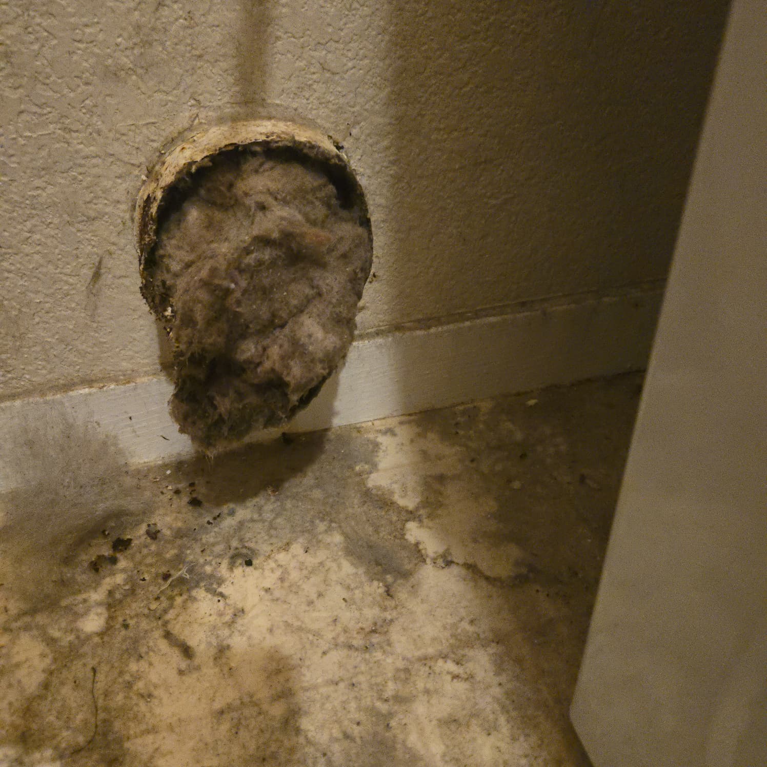 Spotless duct interior after truck-mounted cleaning